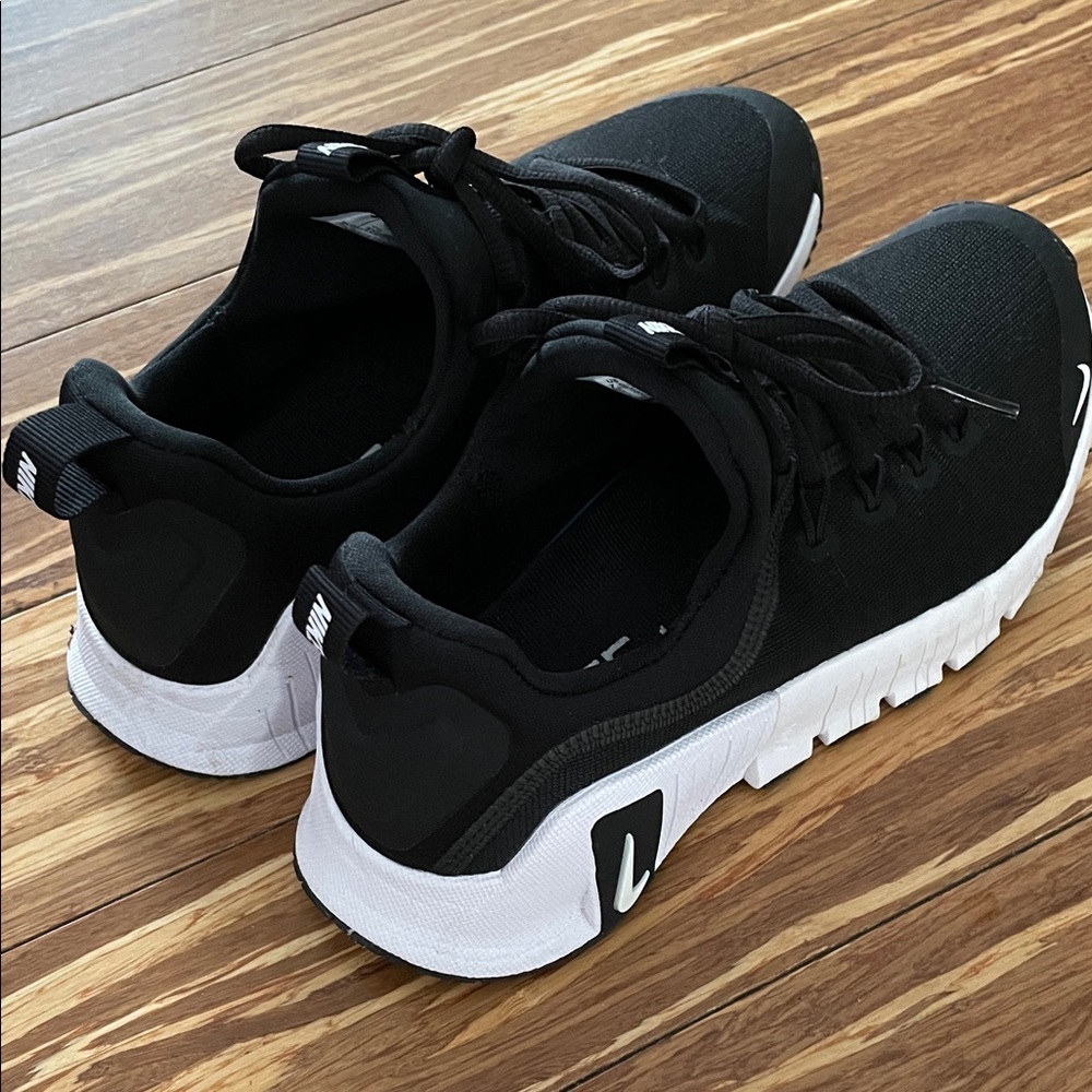 Nike Black and White Athletic Shoes
